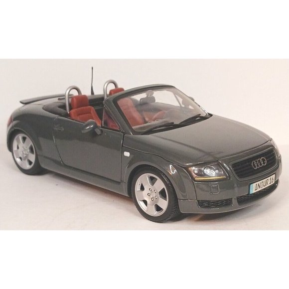 Maisto Audi TT Roadster Diecast 1:18 Scale Hood Trunk Doors Open Gray